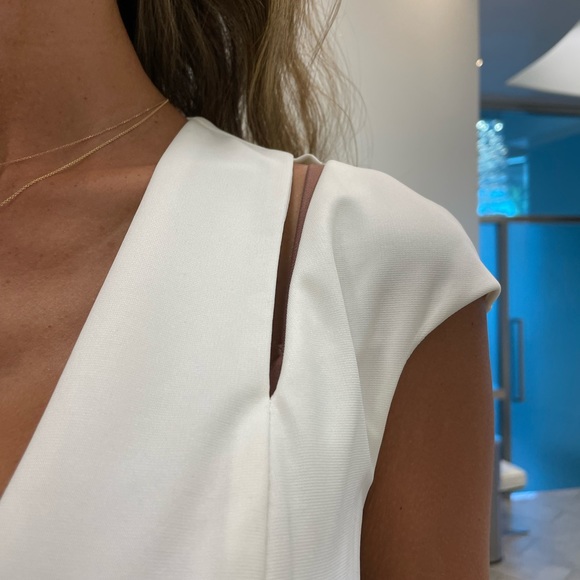 NWT Small White Form Fitting Dress 🕊 - Picture 12 of 14